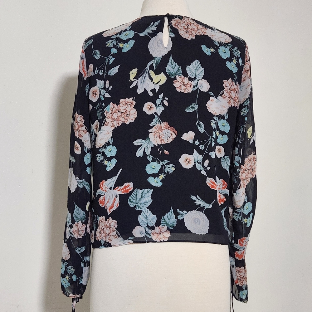 Vince Camuto Black Floral Blouse Size Medium - Picture 6 of 7